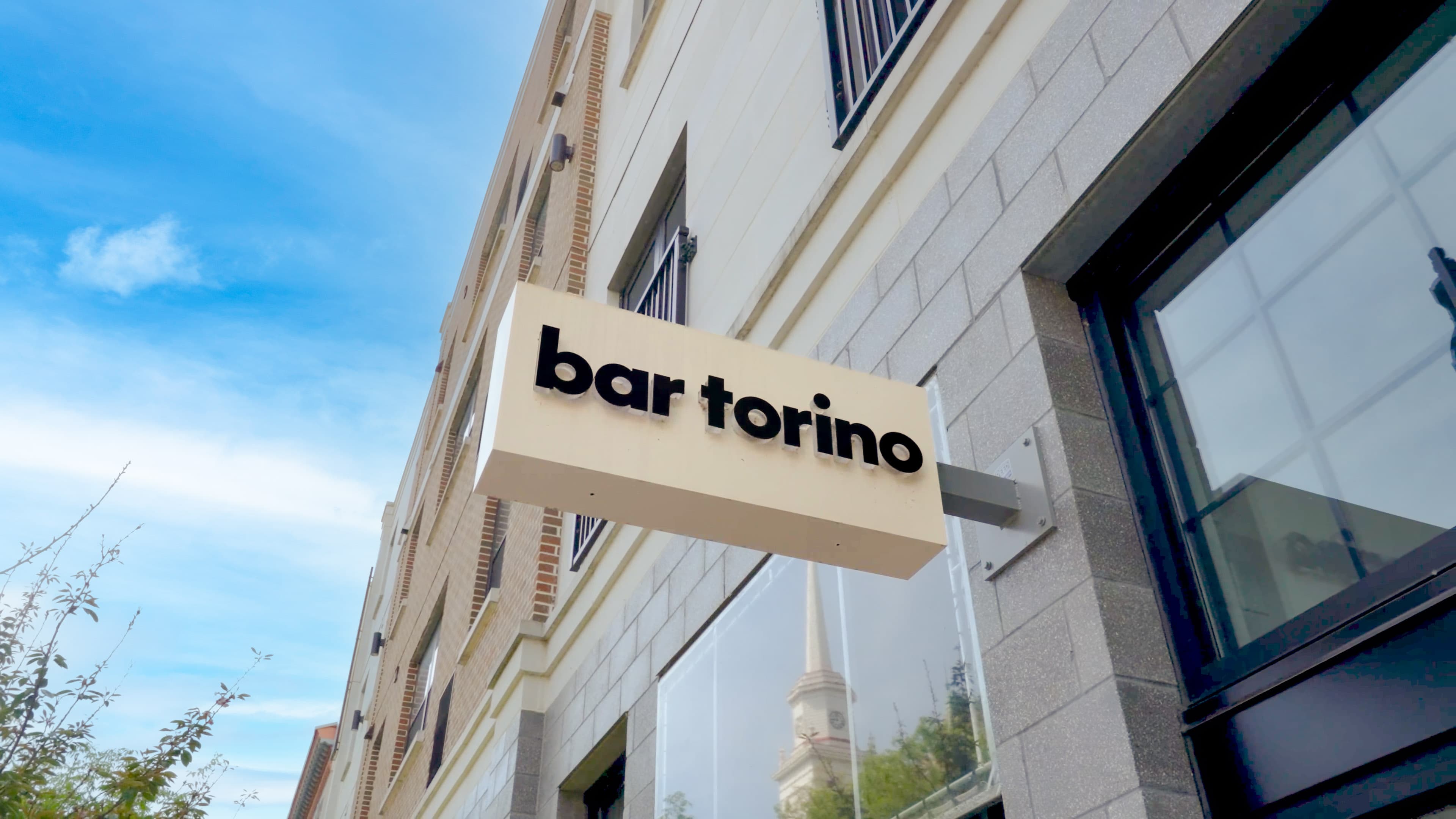 Bar Torino dining room and table