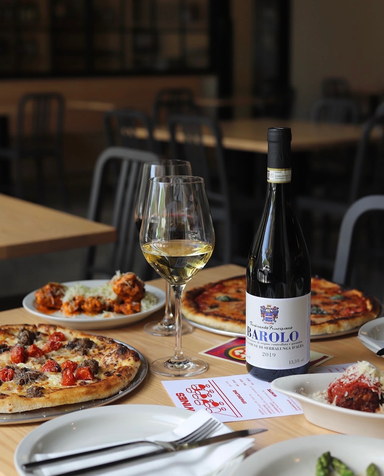 Bar Torino, pizza, wine and good company
